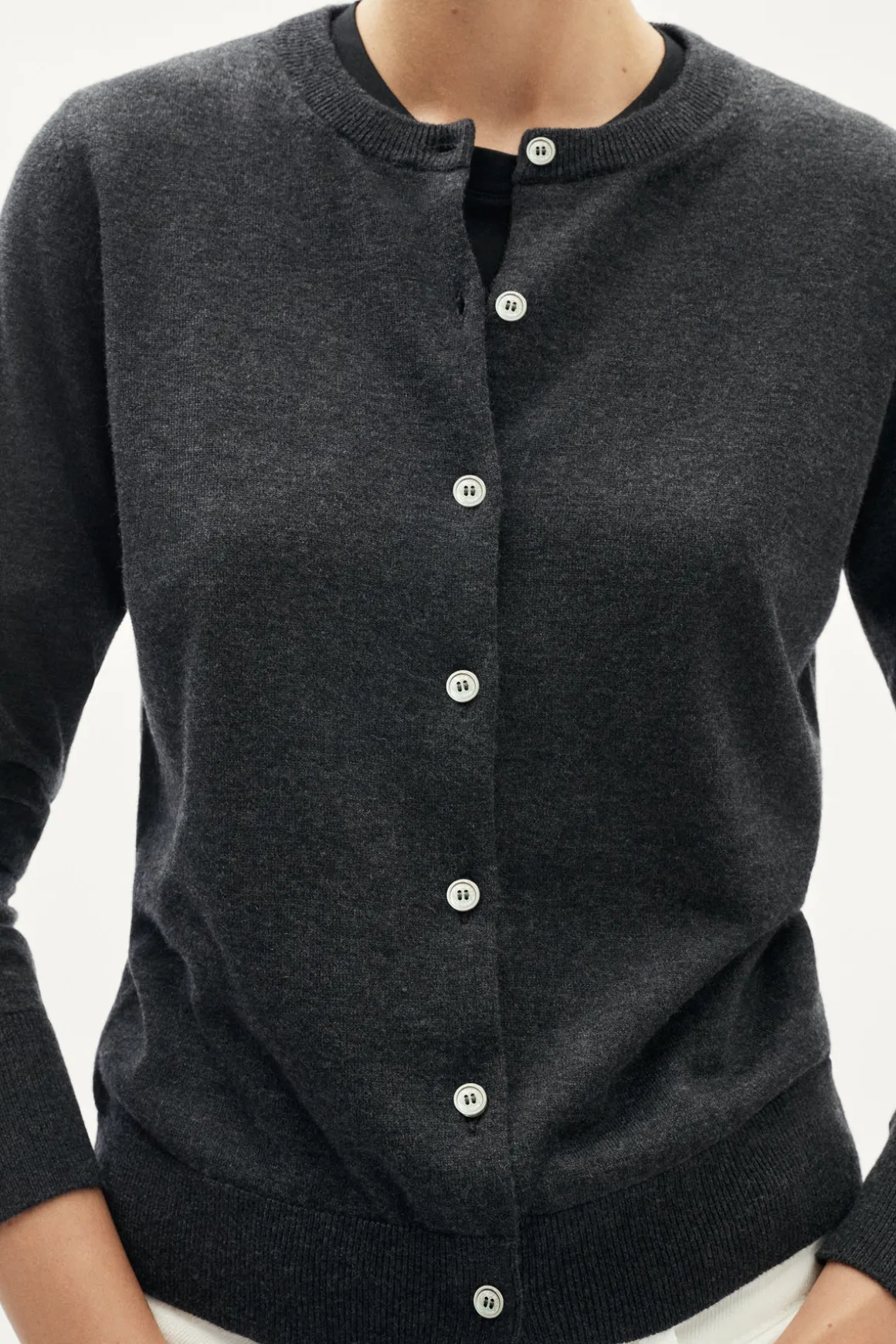 Cardigan avec col ras du cou en laine ultra douce