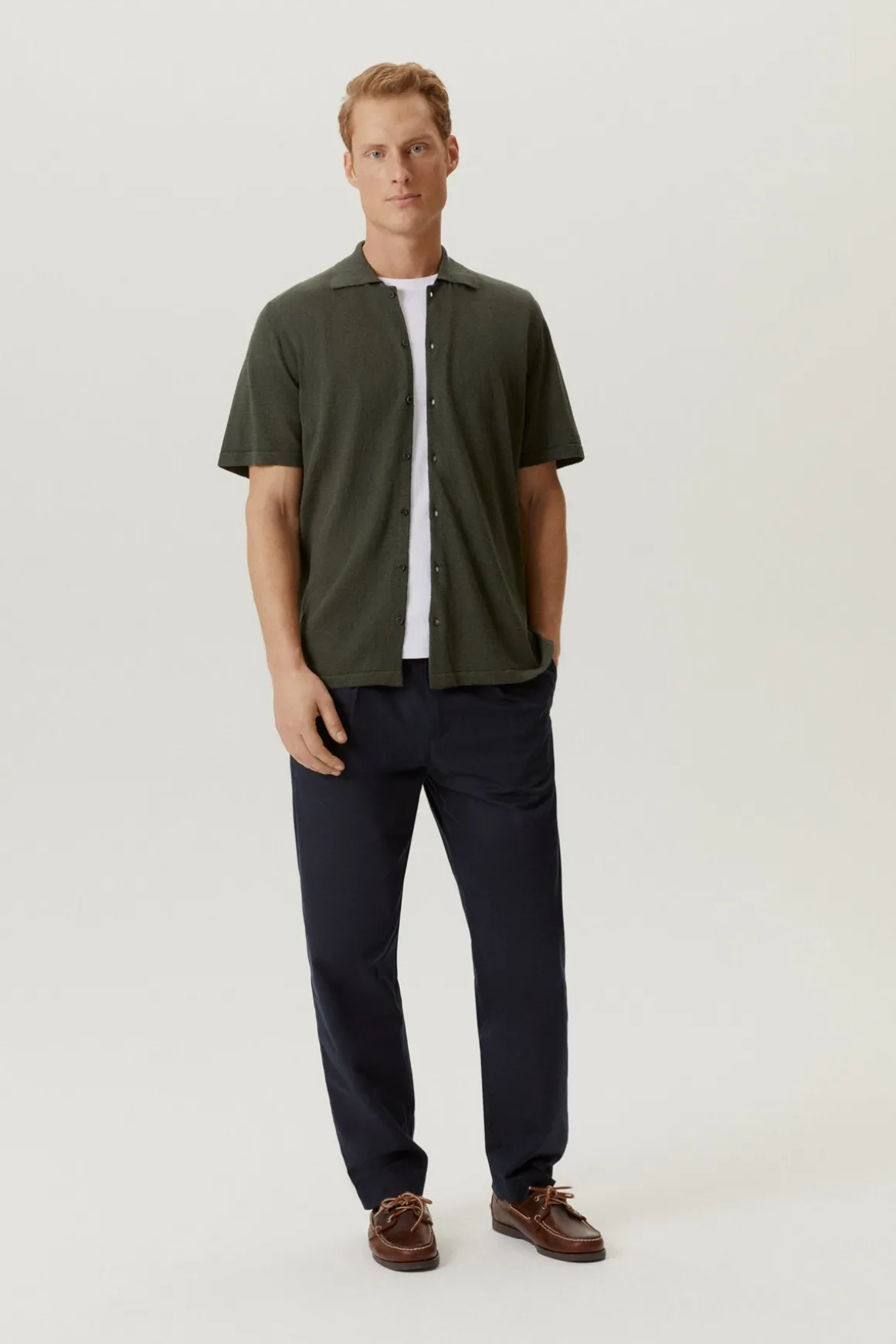 La chemise à manches courtes en coton en lin