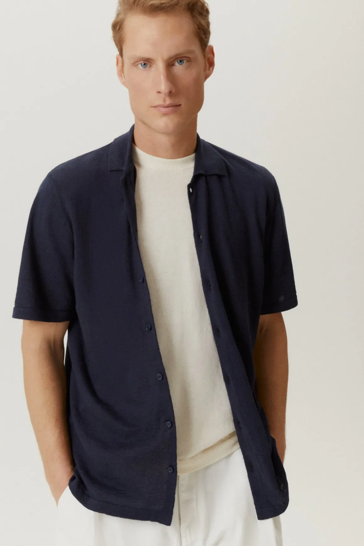 La chemise à manches courtes en coton en lin