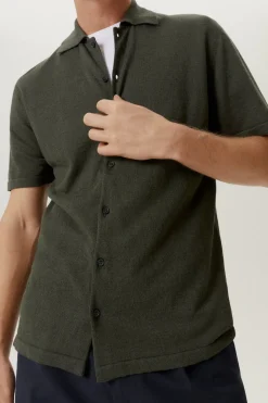 La chemise à manches courtes en coton en lin