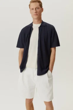 La chemise à manches courtes en coton en lin