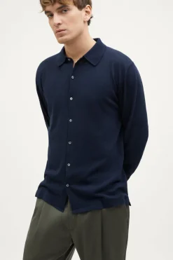La chemise en tricot en coton biologique