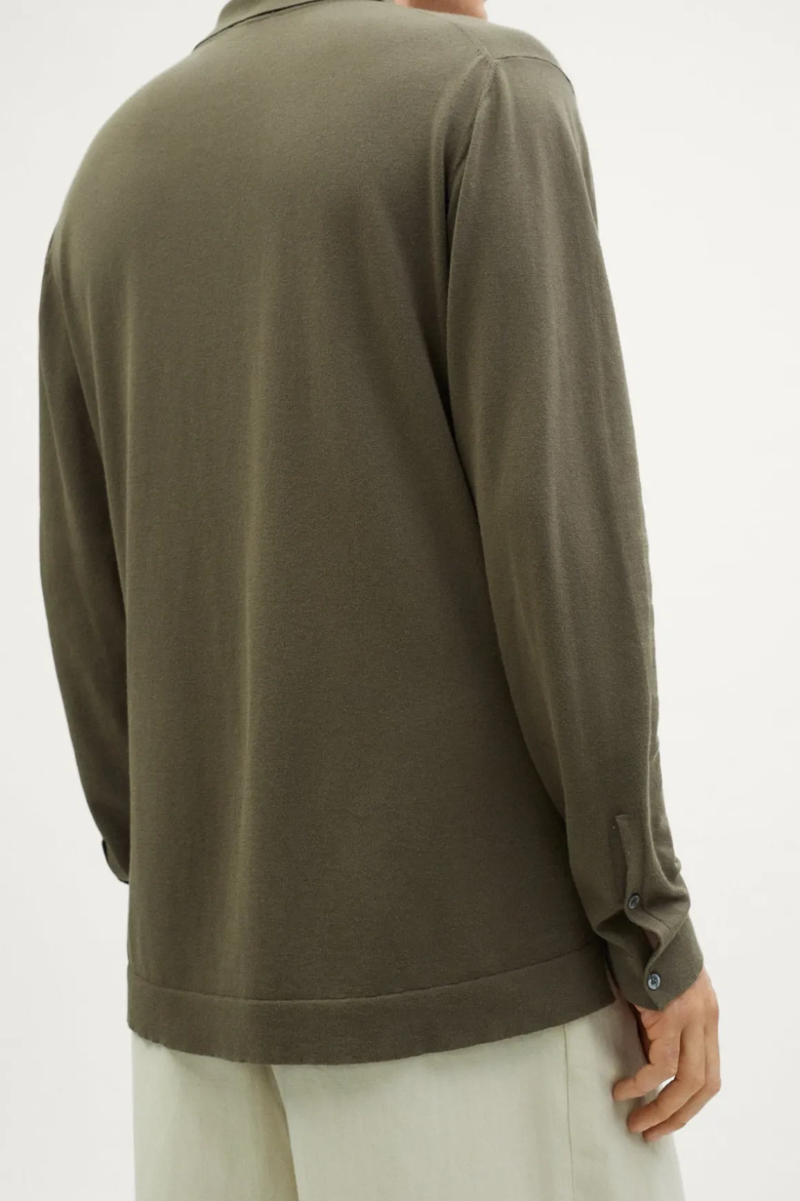 La chemise en tricot en coton biologique