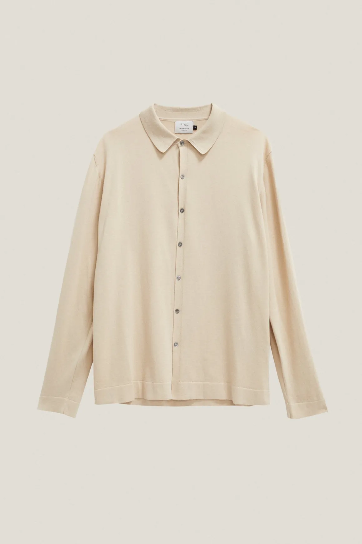 La chemise en tricot en coton biologique