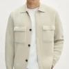 La veste en tricot en laine mérinos
