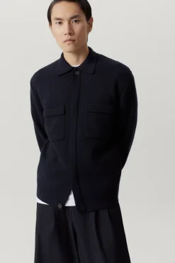 La veste en tricot en laine mérinos