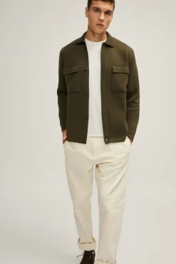 La veste en tricot en laine mérinos