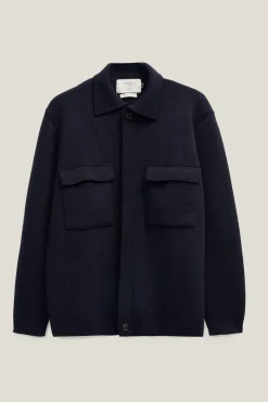 La veste en tricot en laine mérinos