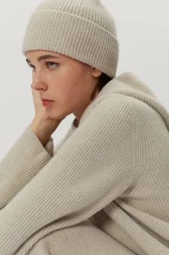 Le bonnet en laine côtelé