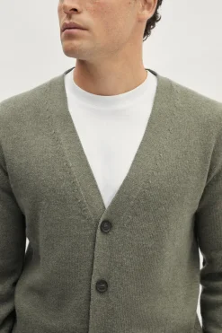 Le cardigan en laine