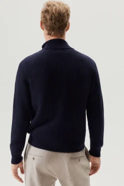 Le cardigan zippé en laine mérinos