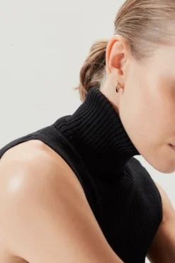 Le haut à collier de laine mérinos