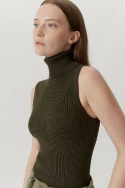 Le haut à collier de laine mérinos