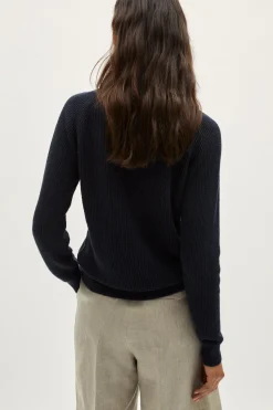 Le pull côtelé en coton en linge