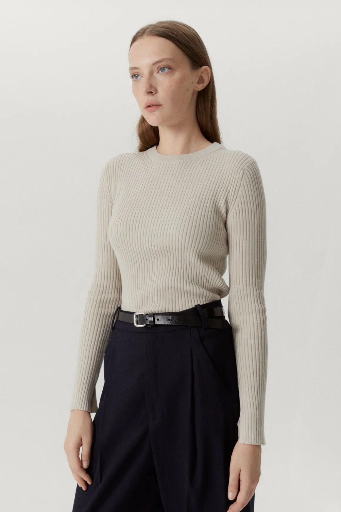 Le pull côtelé en laine mérinos
