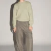 Le pull de teinture naturel