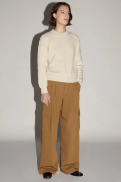 Le pull de teinture naturel
