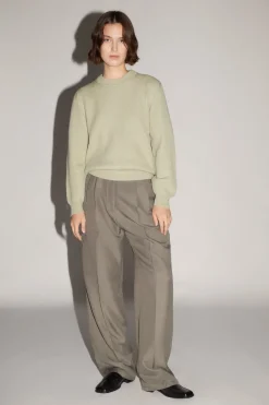 Le pull de teinture naturel