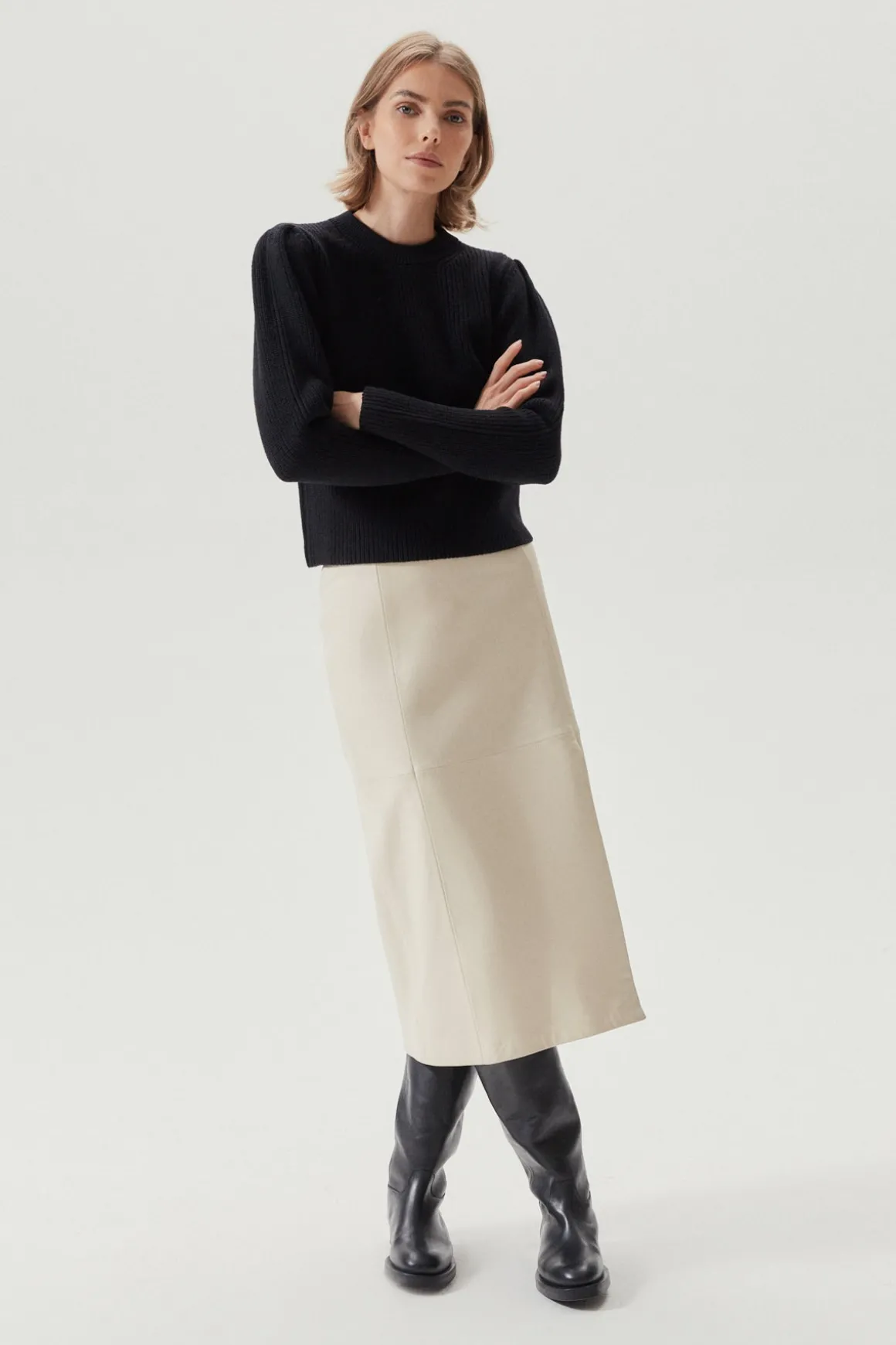 Le pull en laine mérinos avec des pinces