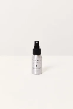 Spray rafraîchissant et désinfectant